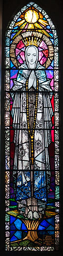 OL of Rosary-Glenbeigh_St._James'_Church_Transept_Window_Queen_of_Heaven_2012_09_09